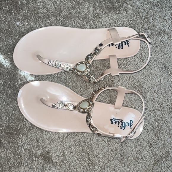Beautiful jelly sandals with gold detailing - Picture 3 of 3